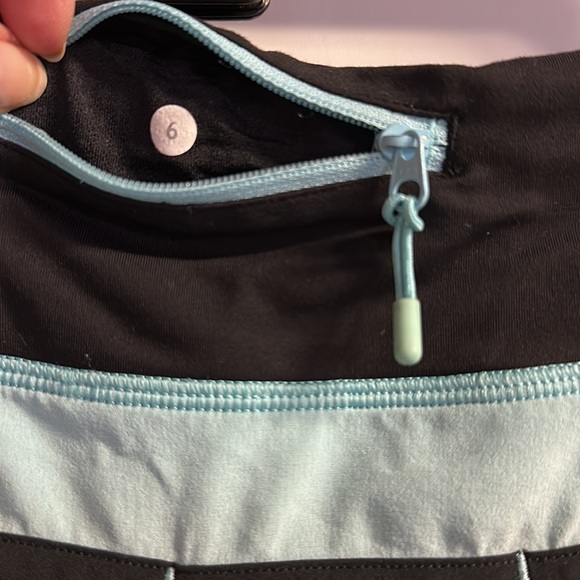 lululemon speed shorts size 6 - Picture 4 of 4